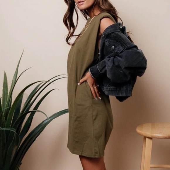 PIECES olive green padded shoulder mini T-shirt dress. - Picture 11 of 11